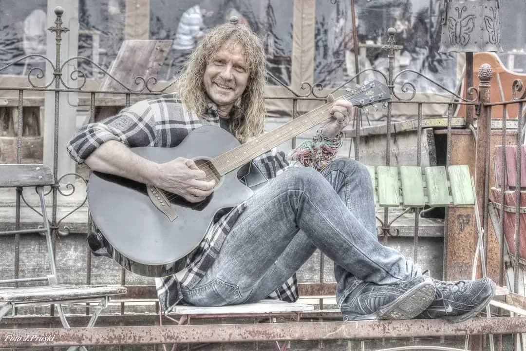 Doubles und Tribute-Sänger mieten