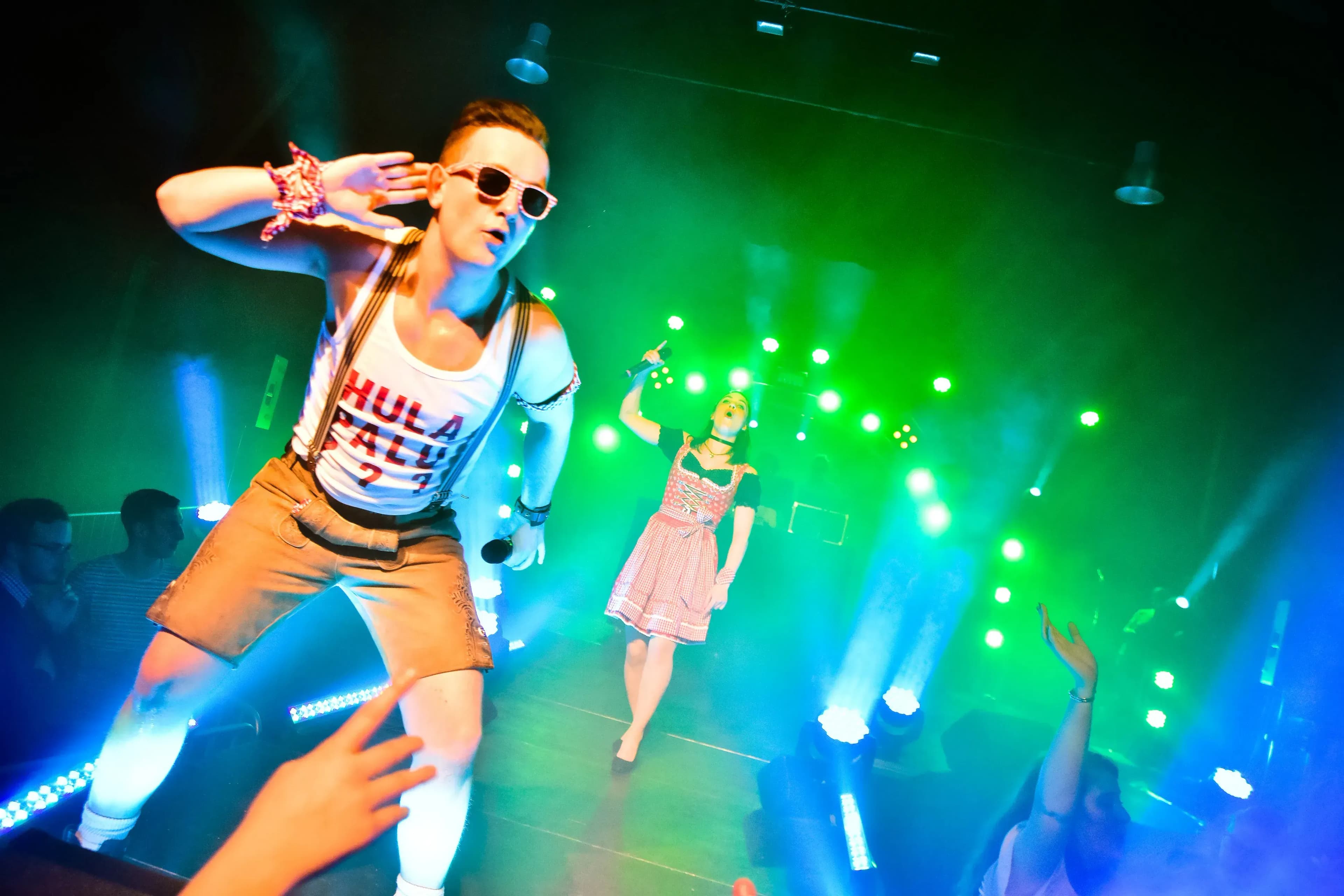 Sänger Doubles für Geburtstagsfeiern