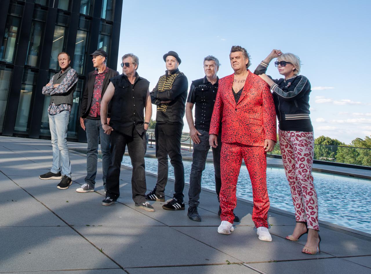 Robbie Williams Tribute Show „ROCK DJ“ | Live mit Solo, Trio, 5- oder 9-köpfiger Band