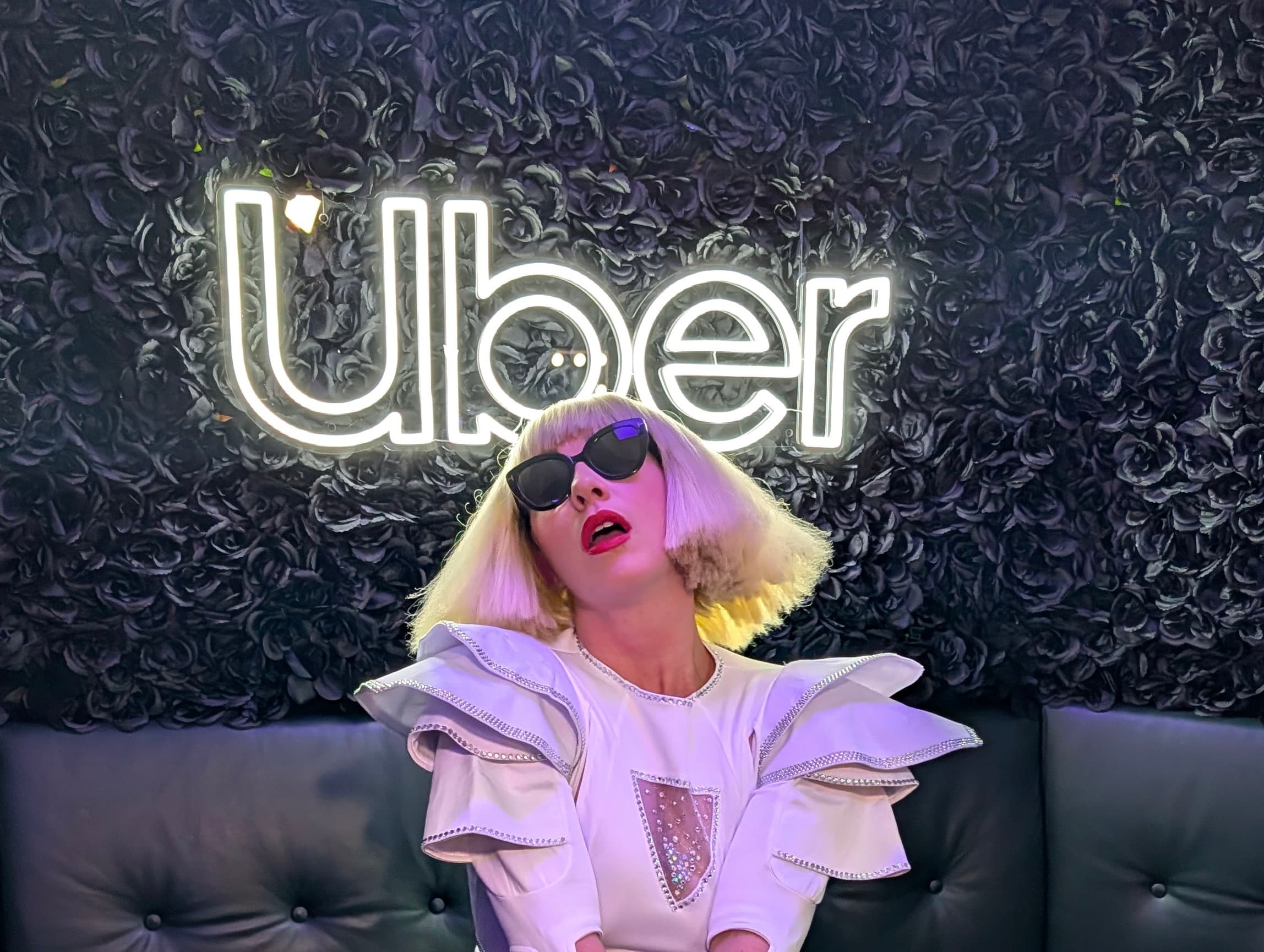 „Tribute to Lady Gaga – Live Performance & Double by Kery Fay“